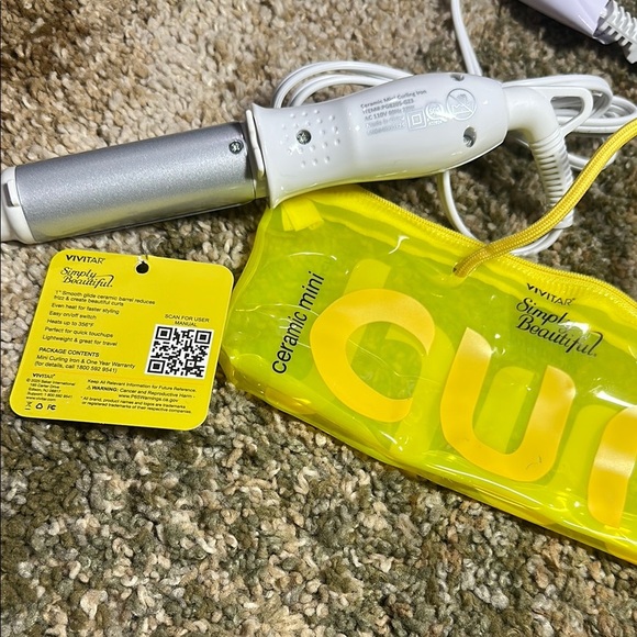 Simply Beautiful Vivitar Ceramic Mini Curl w/NEON Yellow Carry Pouch TRAVEL NWT - Picture 7 of 11